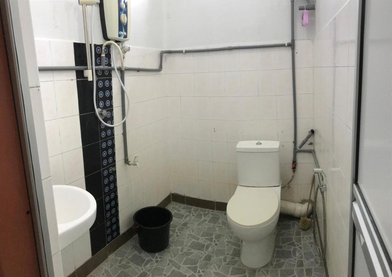 Ruhani Homestay 3 Kb - 4 Bedroom Fully Airconditioned With Wifi & Netflix Kota Bharu Eksteriør billede