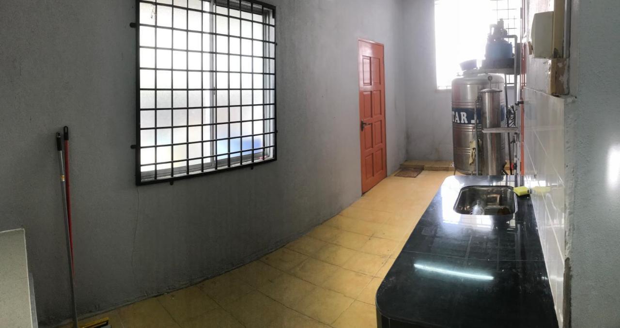 Ruhani Homestay 3 Kb - 4 Bedroom Fully Airconditioned With Wifi & Netflix Kota Bharu Eksteriør billede