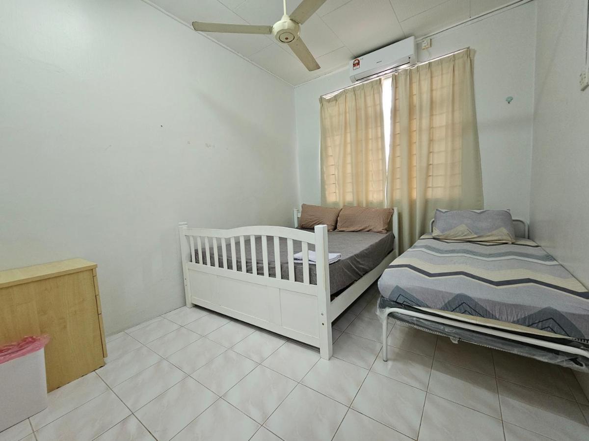 Ruhani Homestay 3 Kb - 4 Bedroom Fully Airconditioned With Wifi & Netflix Kota Bharu Eksteriør billede