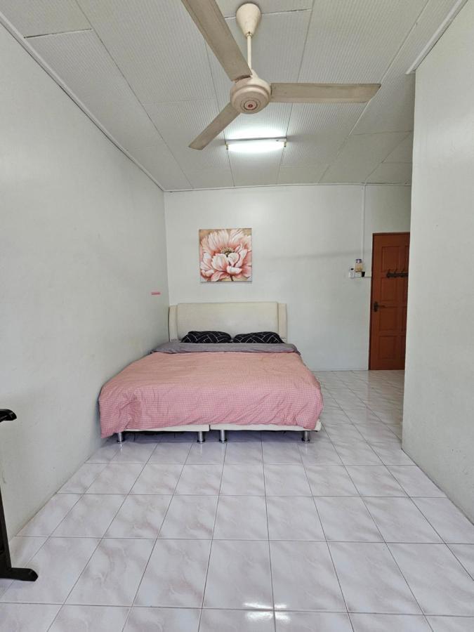 Ruhani Homestay 3 Kb - 4 Bedroom Fully Airconditioned With Wifi & Netflix Kota Bharu Eksteriør billede