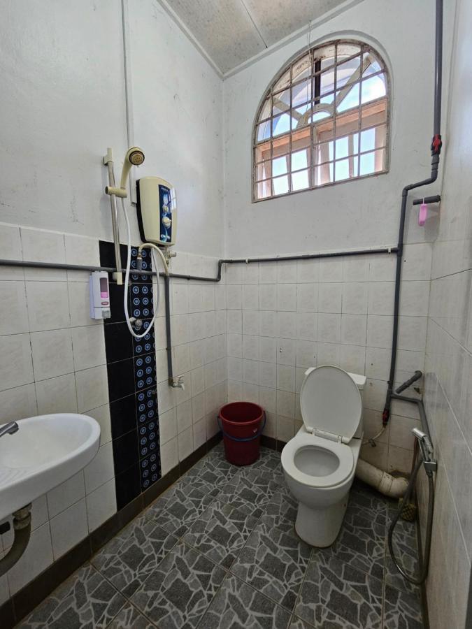 Ruhani Homestay 3 Kb - 4 Bedroom Fully Airconditioned With Wifi & Netflix Kota Bharu Eksteriør billede